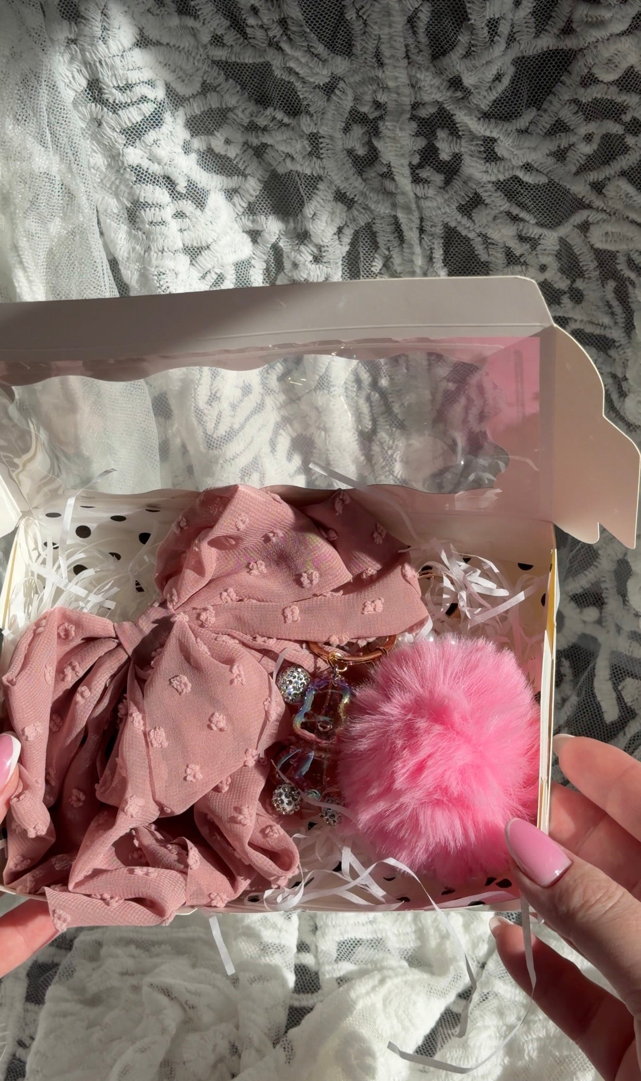 Girly Aesthetic Gift Box – Bow & Charm Set