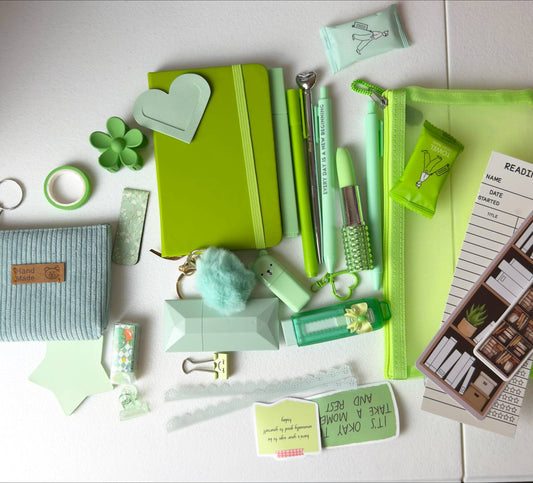 Green Aesthetic Stationery Box 💚
